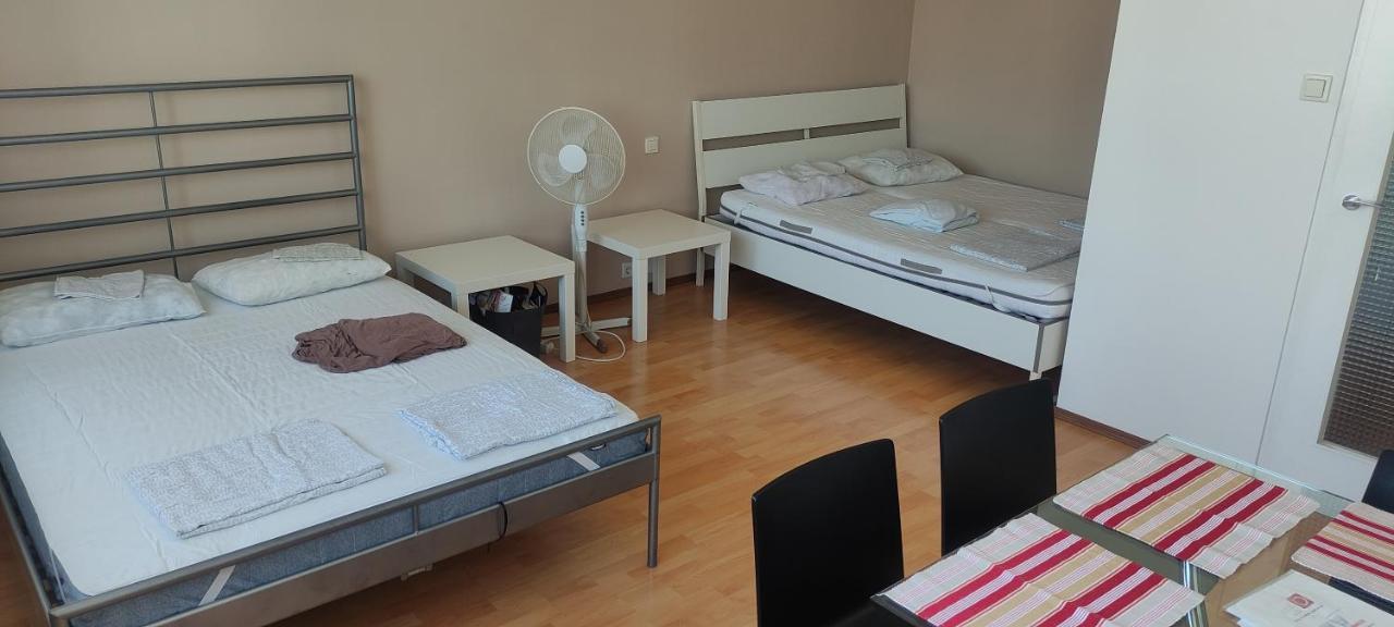Affordable Studio Near City Center Bécs Kültér fotó